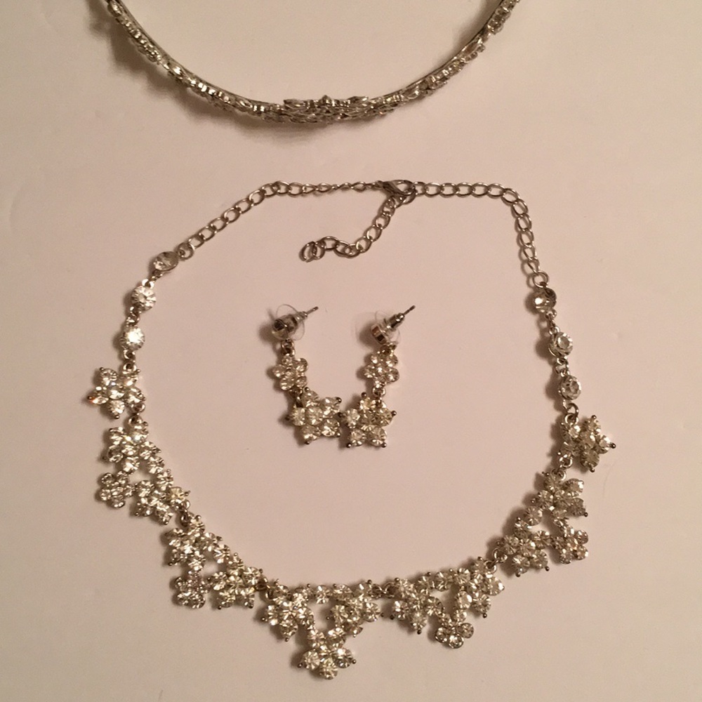 Rhinestone silver toned necklace, earrings & band